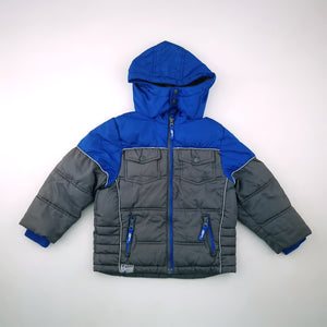 <b><span style="background-color: #FFC808"><font color="black">&nbsp;*PLAYGROUND*&nbsp;</font></span></b> 3-4Y Boys Grey and Blue Puffer Jacket - TU