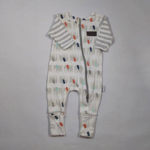0-3M Boys White with Elephant Onesie - Hoolies