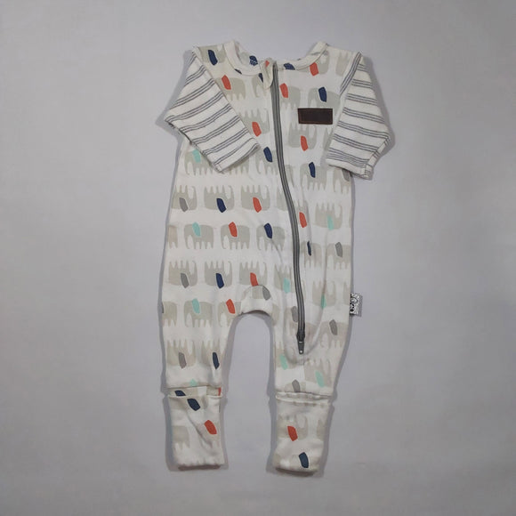 0-3M Boys White with Elephant Onesie - Hoolies