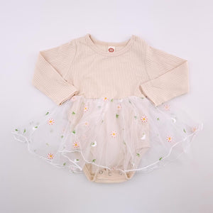 <b><span style="background-color: #ee1f44"><font color="white">&nbsp;*NEW*&nbsp;</font></span></b> 0-3M Girls Baby Contrast Embroidery Mesh Bodysuit - Shein