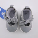 <b><span style="background-color: #ee1f44"><font color="white">&nbsp;*NEW*&nbsp;</font></span></b> Size 2 Girls Grey with Bow Shoe - Shein