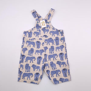 <b><span style="background-color: #ee1f44"><font color="white">&nbsp;*NEW*&nbsp;</font></span></b> 12-18M Boys Beige With Blue Elephants Dungaree - African Safari