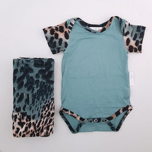 <b><span style="background-color: #ee1f44"><font color="white">&nbsp;*NEW*&nbsp;</font></span></b> 0-3M Girls Turquoise and Animal Print Set - Boebs and Lainie