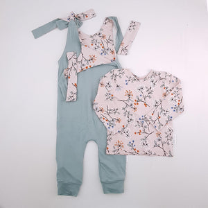<b><span style="background-color: #ee1f44"><font color="white">&nbsp;*NEW*&nbsp;</font></span></b> 4-5Y Girls Green With Flowers Reversible Set - Boebs and Lainie